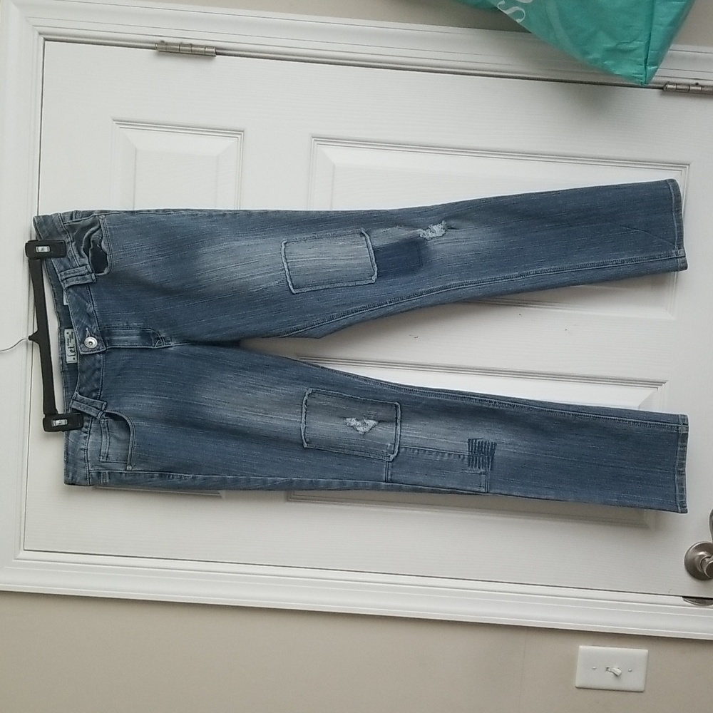 L.e.i. Ashley Louise Skinny Distressed Jeans
